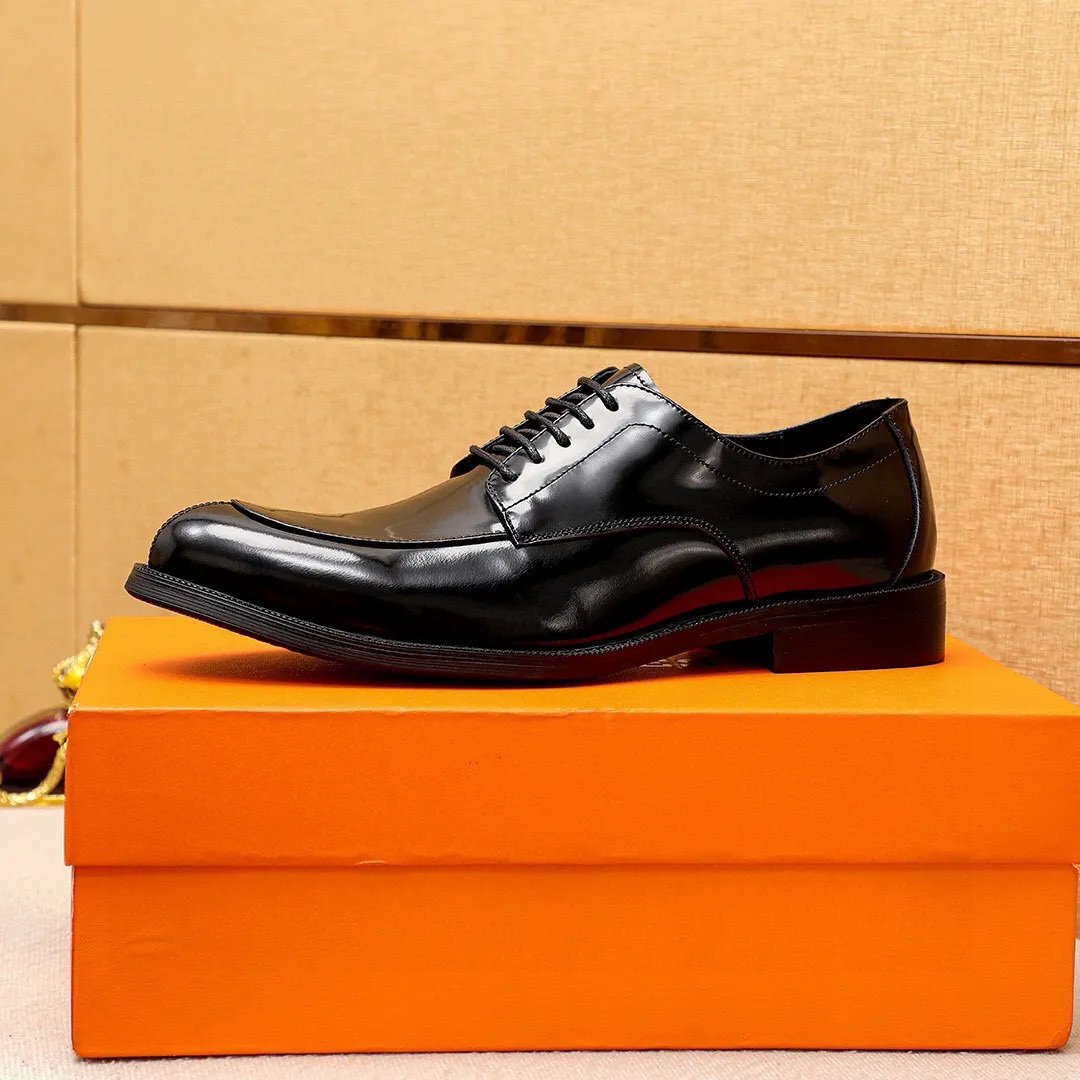 Men's shoes 💰460 💐 Product trademark: HERMES "Hermès" business leather shoes Regular size: 38-44 (45🉑️customized) Product materials: Selected imported first-layer open-edge beaded calfskin upper, imported water-dyed 🐂 cowhide lining. Strong three-dimensional visual effect, non-slip and wear-resistant combination outsole Color: 2⃣️colors available